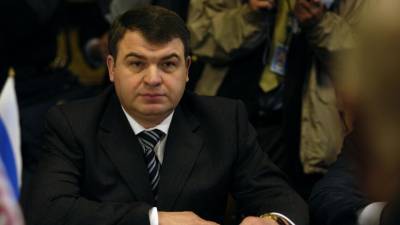 Сердюков объяснил долги ОАК в 530 млрд рублей