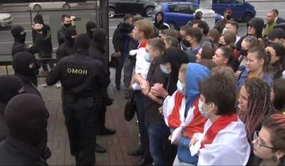 В центре Минска силовики разогнали студенческую акцию протеста. Есть задержанные