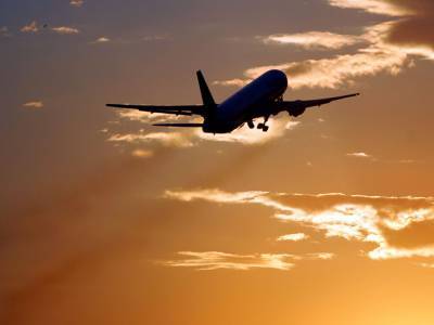 Подышала воздухом: Пассажирка прогулялась по крылу самолета в «Борисполе»