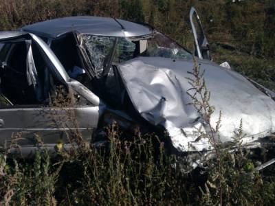 В Воронежской области 18-летний парень на «Ладе» влетел в КамАЗ: погиб пассажир