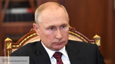 Путин снова кинул ручку на стол во время всероссийского открытого урока