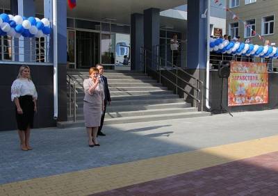 Сорокина посетила открытие новой школы в Горроще