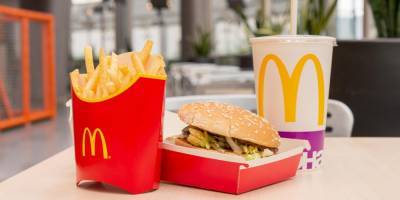 Крис Кемпчински - В США темнокожие предприниматели обвинили McDonald's в дискриминации - ruposters.ru - США