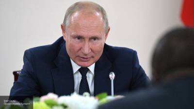 Путин в конце открытого урока пожелал школьникам РФ успехов