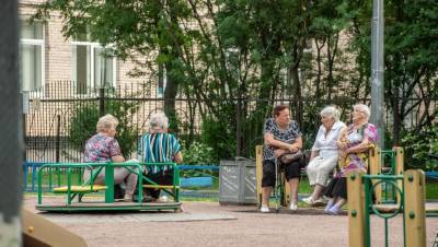 Калининградцам старше 65 лет разрешили выйти из самоизоляции
