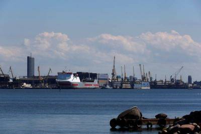 Лукашенко пригрозил переориентировать белорусские грузы с Балтики в порты России - БелТА