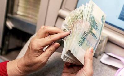 Коронакризис-2020: Россияне не хранят деньги под матрацами, но и в банки не несут