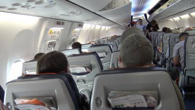 В Борисполе пассажирка решила прогуляться по крылу самолета