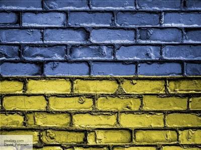 Олейник объяснил, почему не стоит красить дом в цвета флага Украины