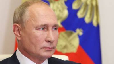 Путин назвал "коллаборационистами" тех, кто "переписывает историю"