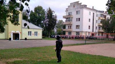 В Бобруйске 35 человек эвакуировали из-за сообщения о лжеминировании школы