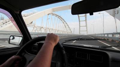 Около 2 млн машин проехало по Крымскому мосту за минувшее лето