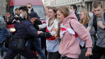 В Минске 1 сентября жёстко задерживают участников марша студентов