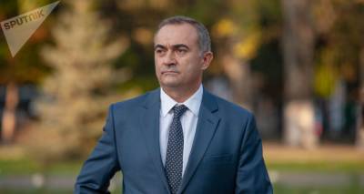 "Тогда отказался, сейчас принял" в Карабахе наградили медалью советника президента Армении