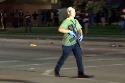 Дональд Трамп - Джо Байден - Трамп выступил в защиту застрелившего двух демонстрантов подростка - lenta.ru - США - штат Висконсин - Кеноша
