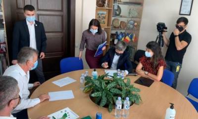 Первый пошел: ЦИК Молдавии регистрирует группы поддержки кандидатов