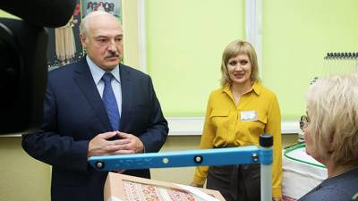 «Понимают, что не стоит задираться»: Лукашенко заявил о введении Прибалтикой санкций по указанию других стран