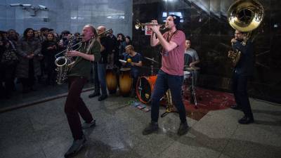 Музыкантам снова разрешили выступать в московском метро