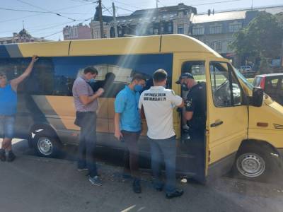 На Подоле в Киеве копы устроили проверки водителей маршруток