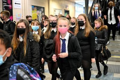 Школьникам запретили кашлять