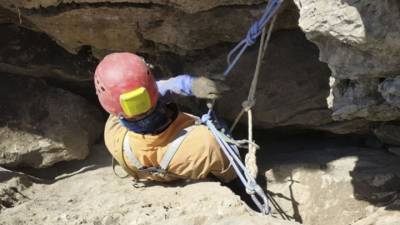 Спасатели подняли тело российского спелеолога из пещеры в Абхазии