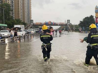 На Южную Корею надвигается супертайфун, в Китае наводнения