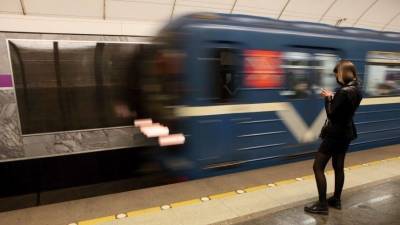 Смерть на рельсах: погибший в тоннеле метро Петербурга оказался зацепером