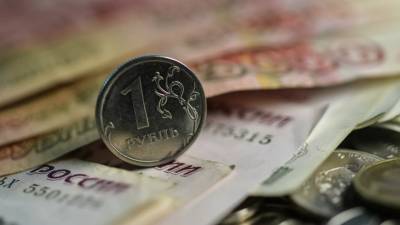 Эксперт прокомментировал ситуацию с курсом рубля
