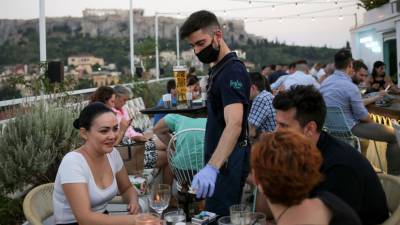 В Греции за сутки выявили 207 новых случаев коронавируса