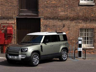 Land Rover оснастил новый внедорожник турбодизельным мотором и мощной гиридной версией