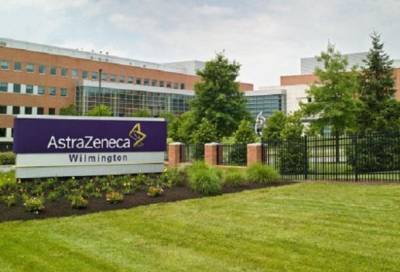 Испытание вакцины AstraZeneca приостановили из-за неврологического симптома
