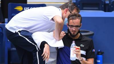 Медведев объяснил вызов физиотерапевта по ходу матча с Рублёвым на US Open
