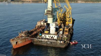 Танкер «Delfi» отбуксируют в порт «Черноморск»
