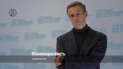 СМИ сообщили, что Навальный полностью пришел в себя