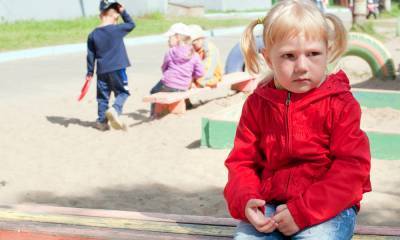 В Петрозаводске 4-летняя девочка целый день проходила в детском саду со сломанной рукой
