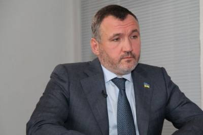 Ренат Кузьмин: команда Зеленского уничтожит Украину