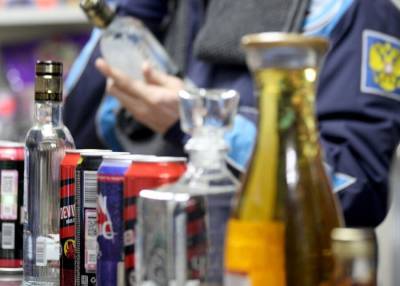 Нарколог рассказал, сколько алкоголя в год выпивают россияне