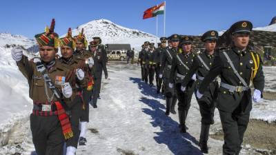 Китай и Индия продолжают наращивание группировки войск в Ладакхе