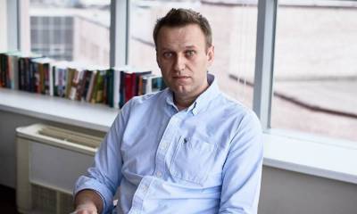 Немецкие СМИ: полиция ждет, что Навальный заговорит, поэтому усилила охрану палаты