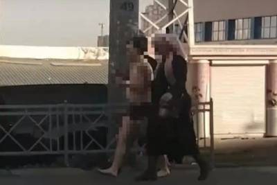 «Сбежавший жених»: По улицам Уфы бегал мужчина без одежды