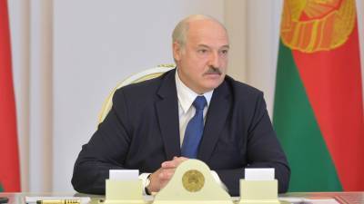 Лукашенко заявил, что не намерен «отдавать власть»