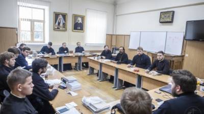В петербургской духовной академии ввели карантин из-за заболевших студентов