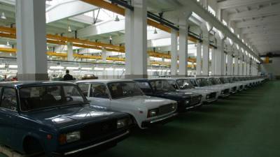 Названы самые распространенные в России автомобили Lada