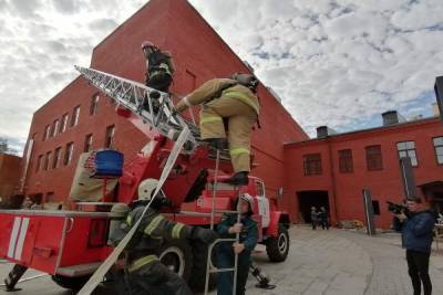 В Музейном квартале Тулы работают несколько пожарных расчетов