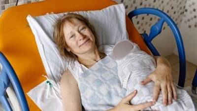 Петербурженка родила четвертого ребенка в 51 год