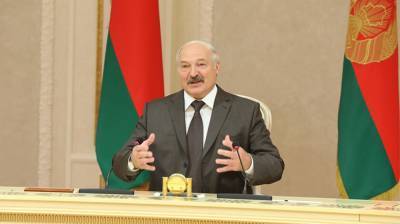 Лукашенко заявил, что не позволит «кинуть в грязь власть»