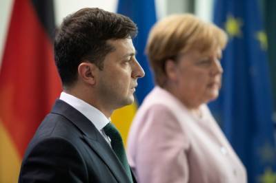 Меркель и Зеленский проведут телефонный разговор на тему переговоров по Донбассу