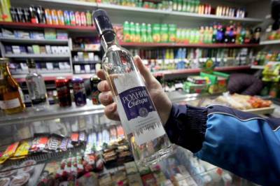 В Минздраве заявили, что до половины всех самоубийств в России связано с употреблением алкоголя