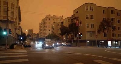Жители Сан-Франциско испугались кроваво-красного неба над городом