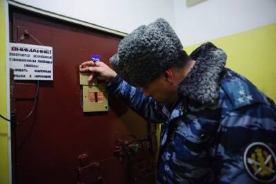 В Краснотурьинске экс-замглавы колонии будут судить за продажу казенного «Урала»